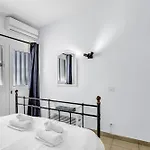 Con Piscina Privada 度假居