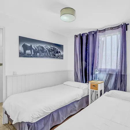 Con Piscina Privada Сан-Бартоломе