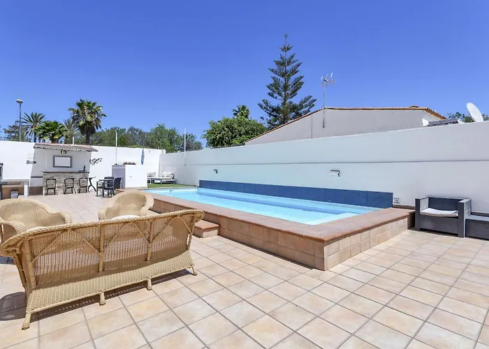 Con Piscina Privada * San Bartolomé